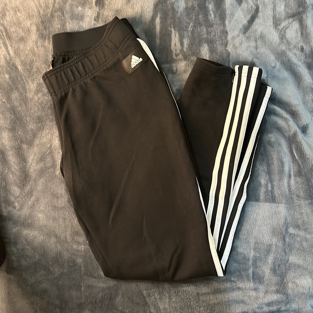 Women’s Large Adidas sweat pant joggers